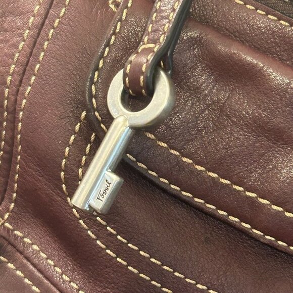 Vintage Fossil Brown Leather Shoulder Boho Bag Purse Silver Key Charm Zip - Picture 2 of 15